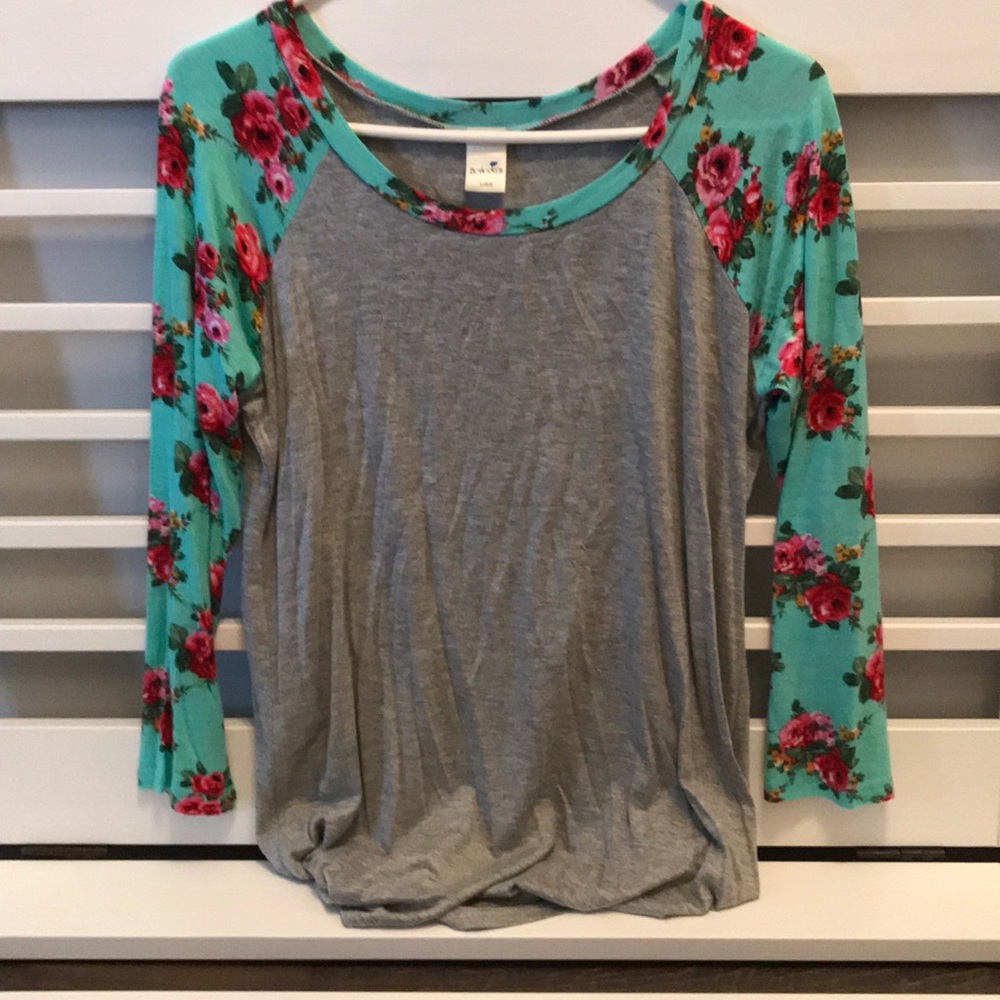 Floral sleeved t shirt !! Super comfy :)